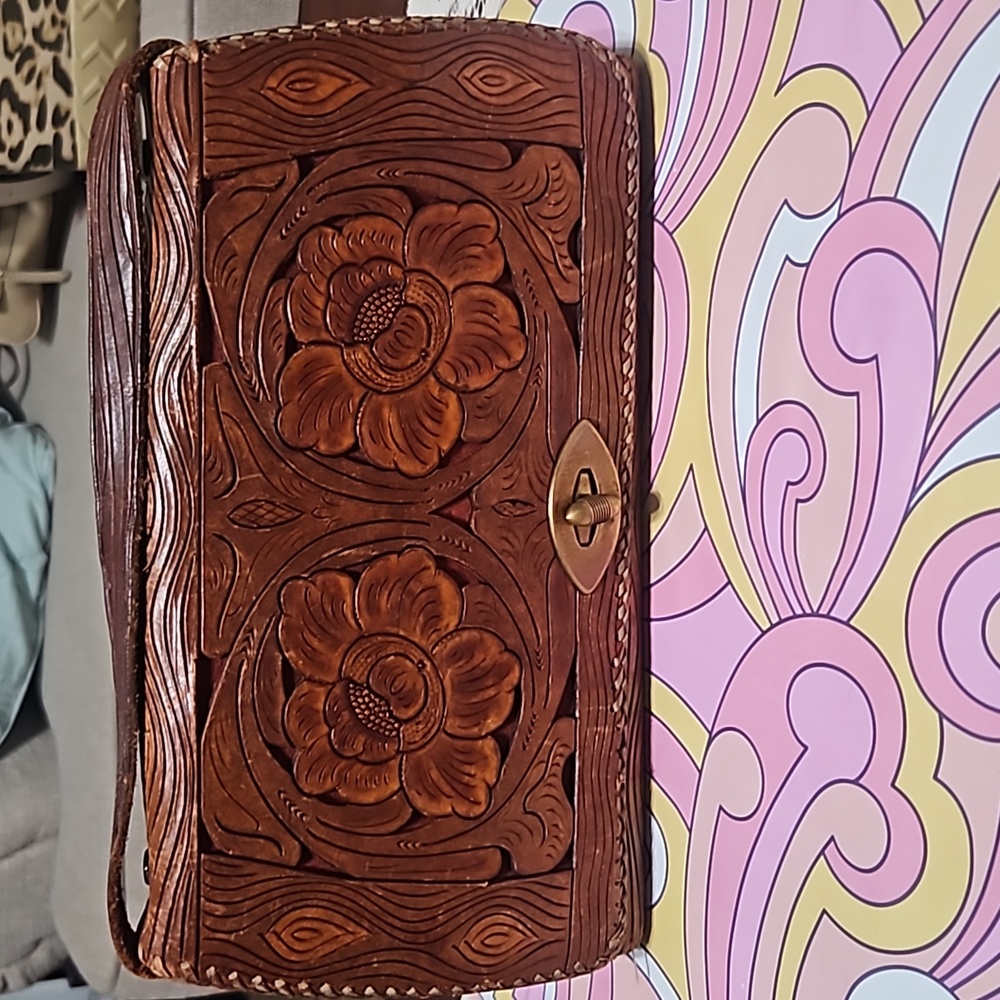 Leather vintage purse.appears to be handcrafted.